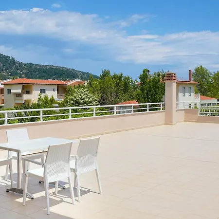 Elena * Chrisi Ammoudia